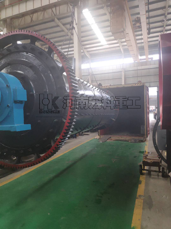 科索沃1.5米&times;4.5米的白灰球磨機